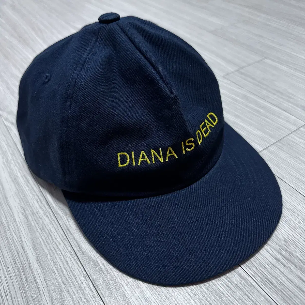 핑거프레스 네이비 Diana is dead 캡