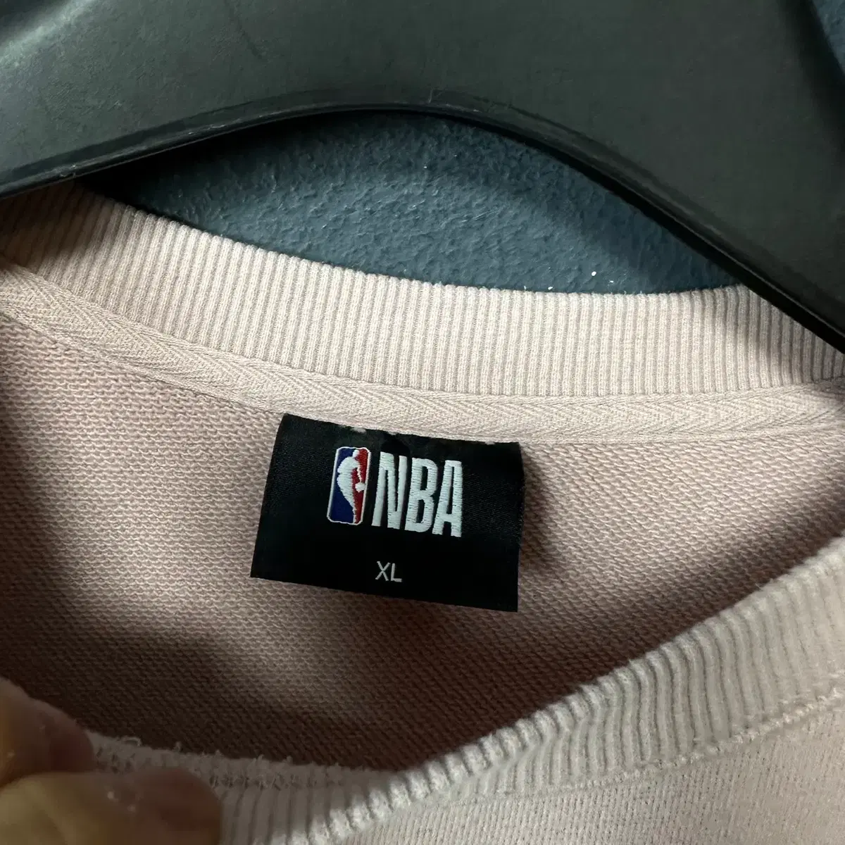 XL NBA 로고 라이트핑크 맨투맨 티셔츠