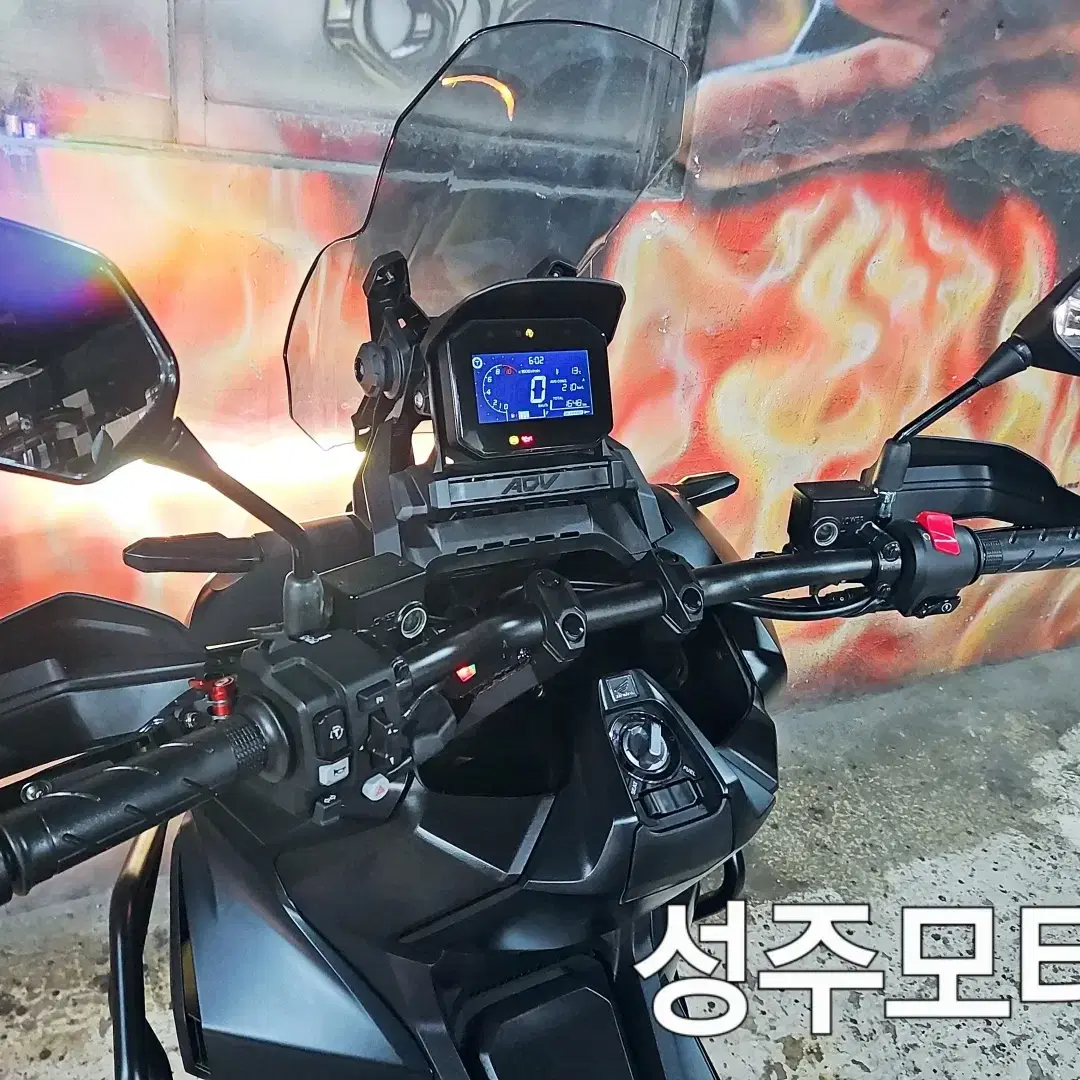 ADV350CC/24년식/1648KM/상태신차급/무광블랙/오토바이/ADV