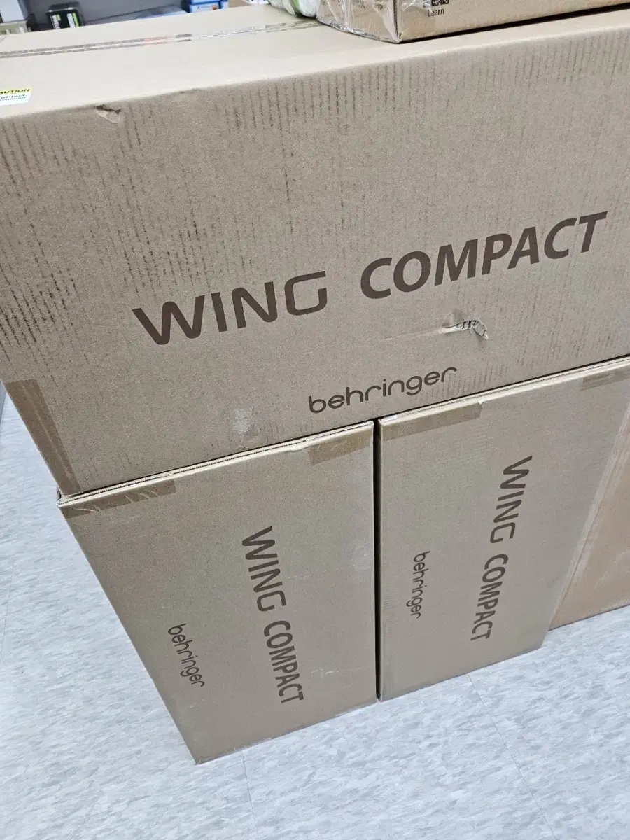 배링거 윙 컴팩트 (behringer wing compact)