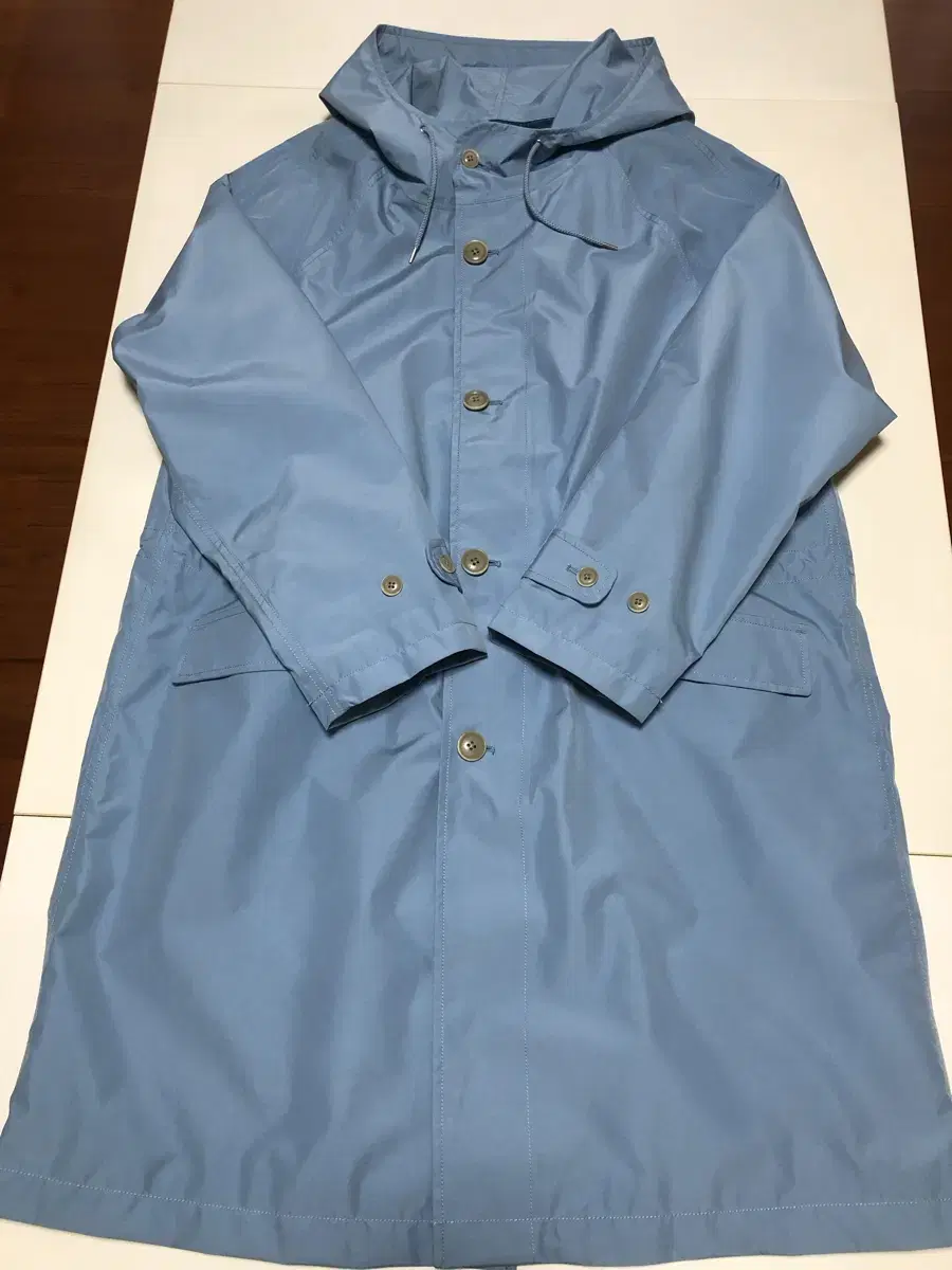 I'm selling my nayeon michael kors sky blue long jacket.