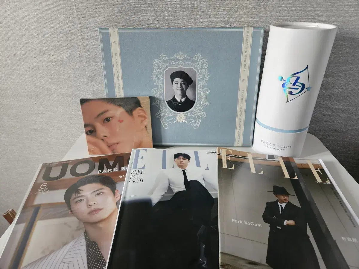 (Cool Deal)Park Bogum goods (lightstick, CD, season's greetings, photo magazine) are sold.