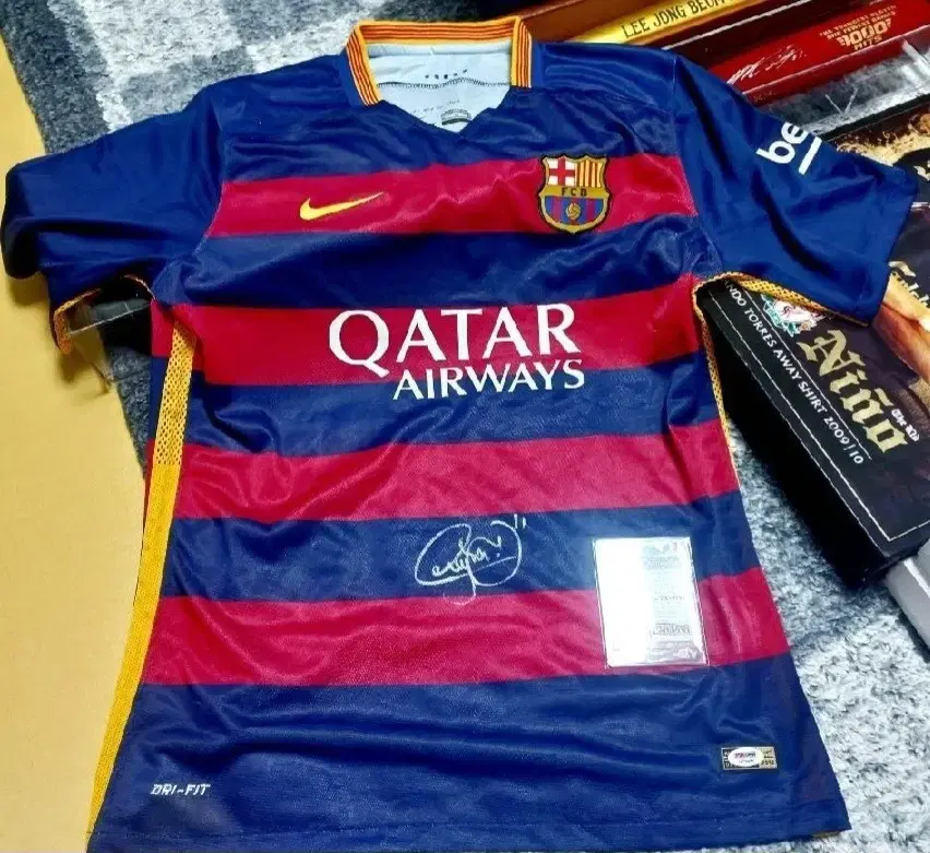 Neymar.Junior.Barcelona.front.autographed.PSA.authenticated.ITP.