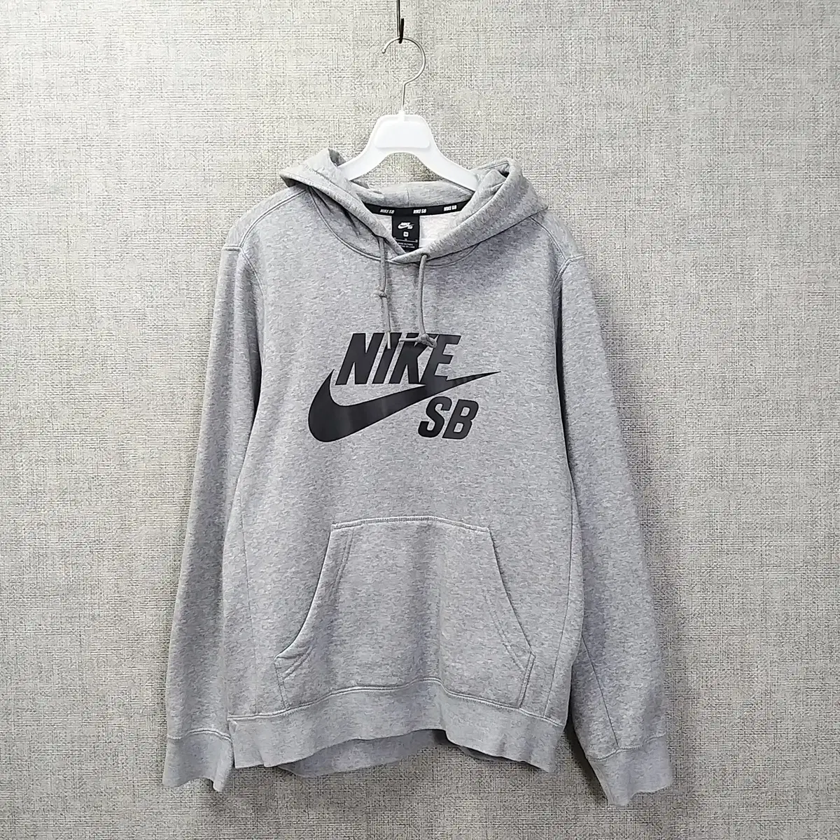 15. Nike SB Gray Brushed Pocket Hoodie Men95