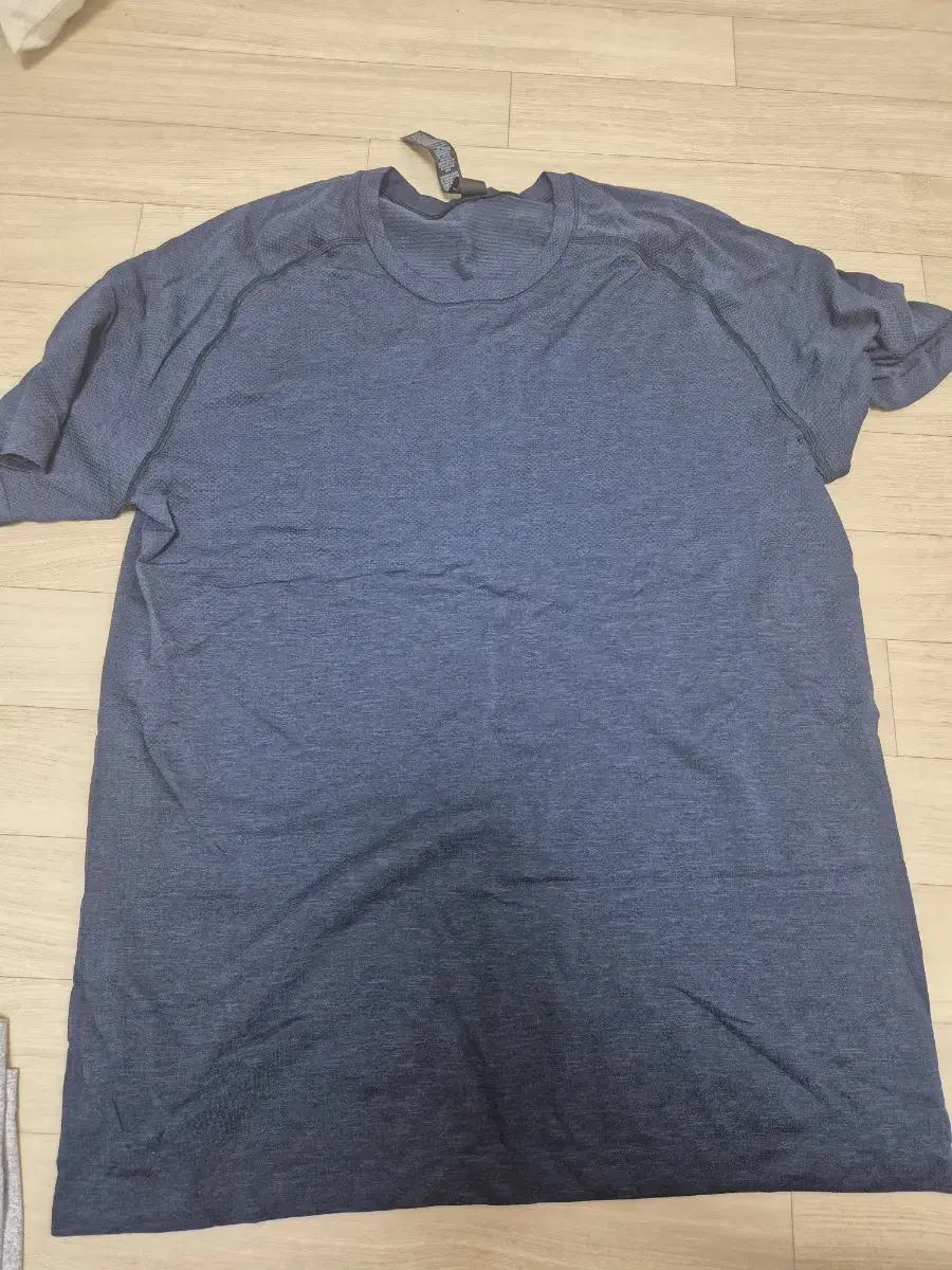 Lululemon Metal Vent Tech Short Sleeve Vahn L