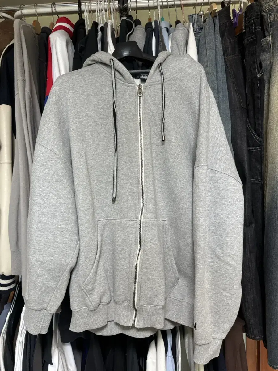 Gentleman's gray hoodieZip-up size L