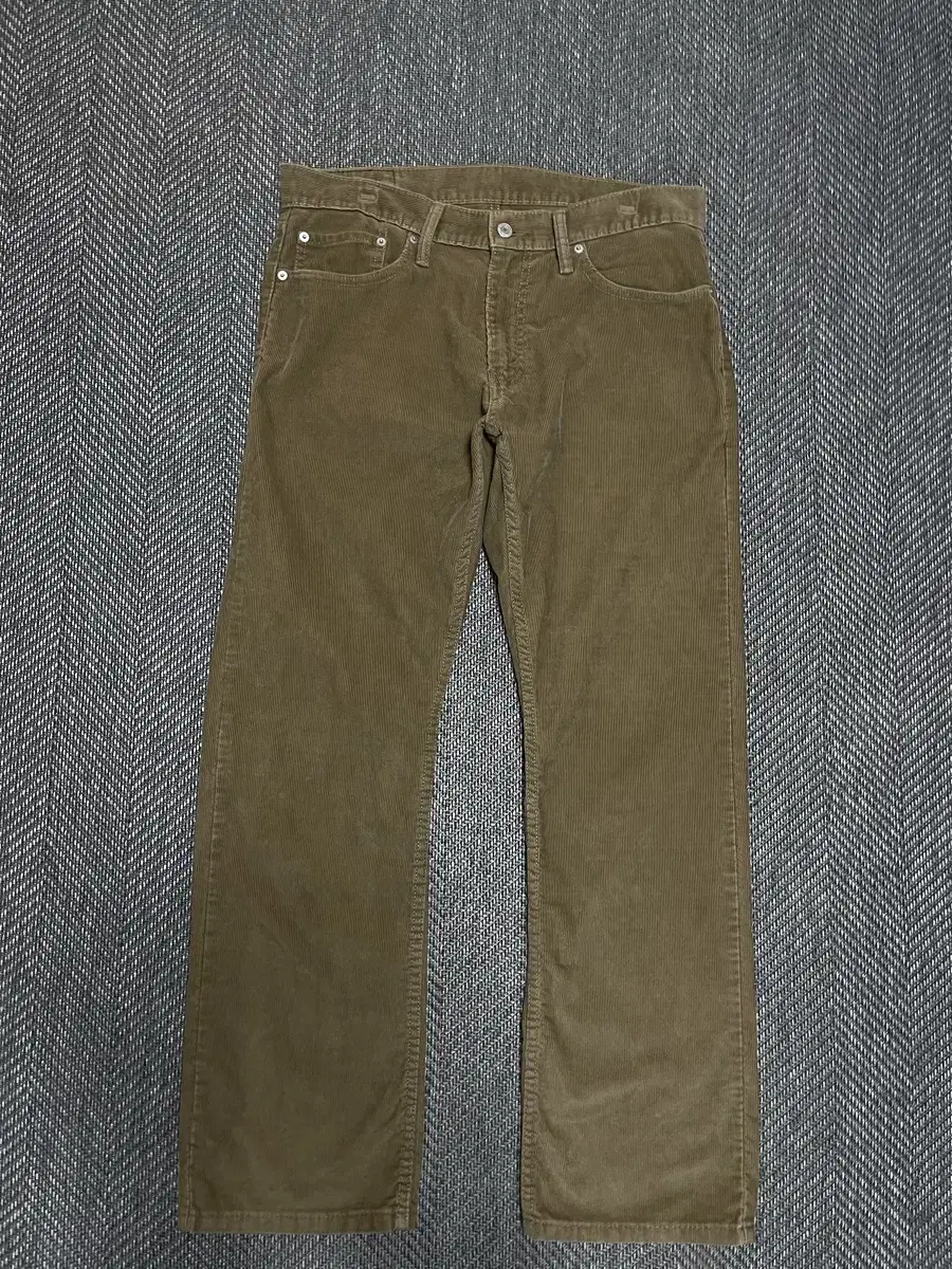 34inch] Levis Corduroy Pants