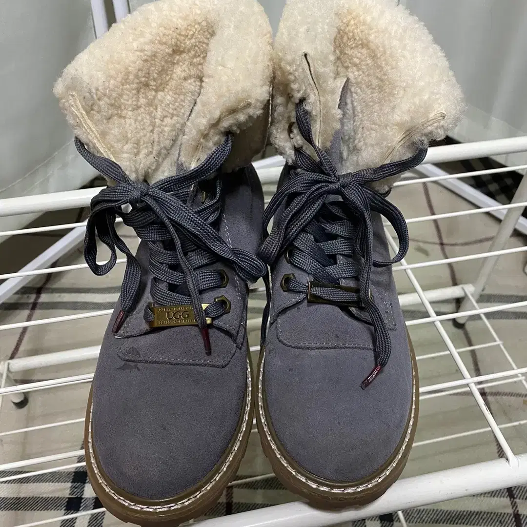 새상품 호주 오즈웨어 UGG 릴리아나 워커 부츠 36