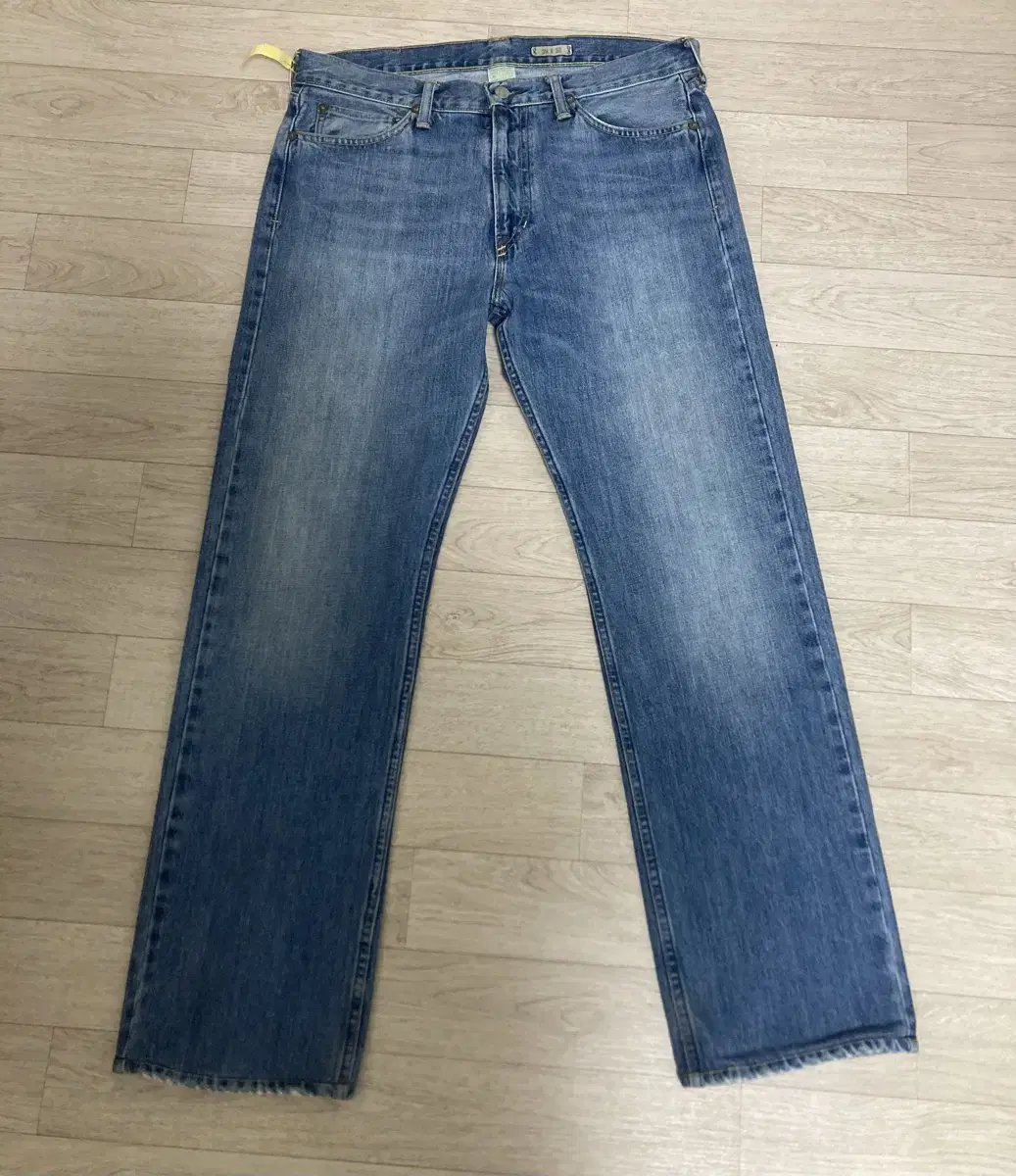 Polo Jeans 33 sells