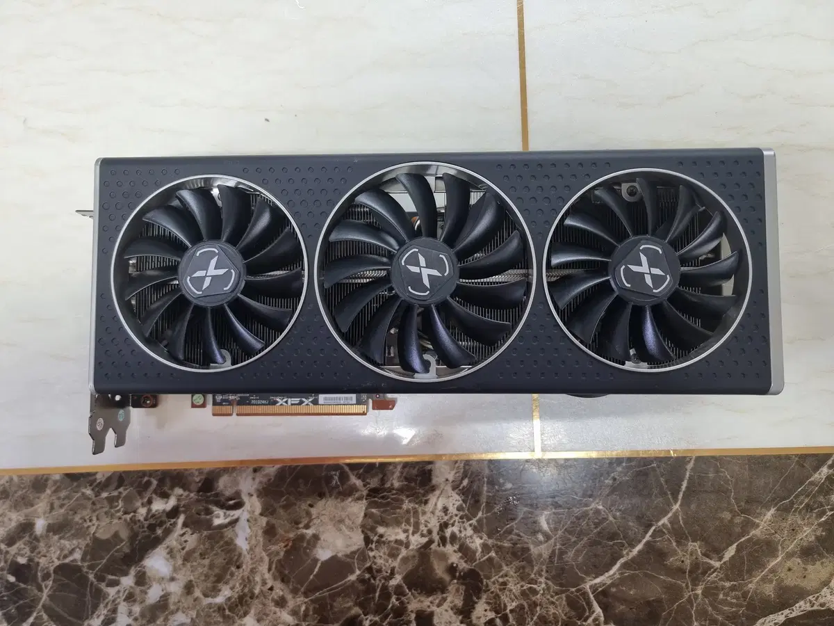 XFX RX6700XT