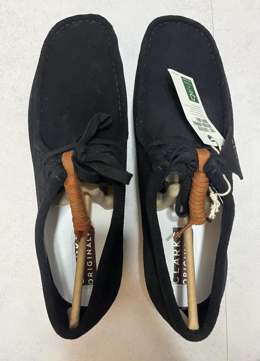 새제품 택o Clarks Wallabee Black Suede