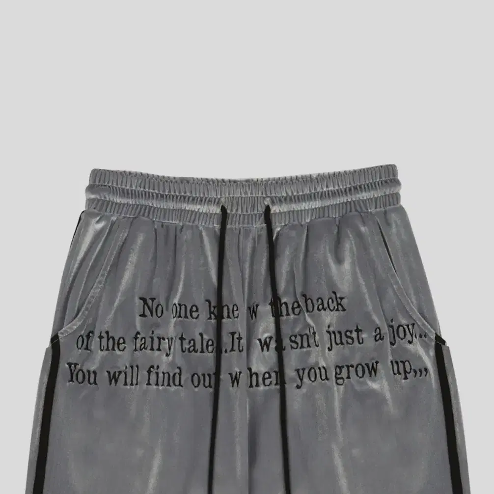 러브이즈트루 NM LETTERING PANTS(CHARCOAL)