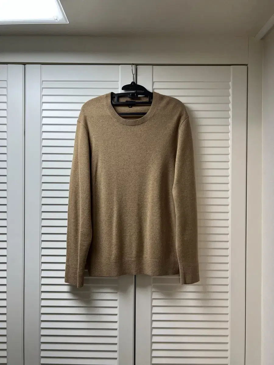 100% cashmere knit by UNIQLO