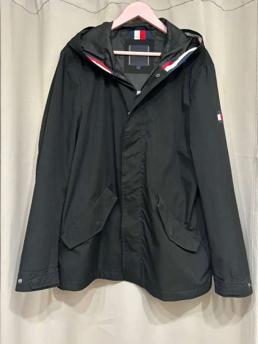 Tommy Hilfiger Men's Windbreaker Waterproof Jacket Jumper Size M Delivery Not Included (3735)