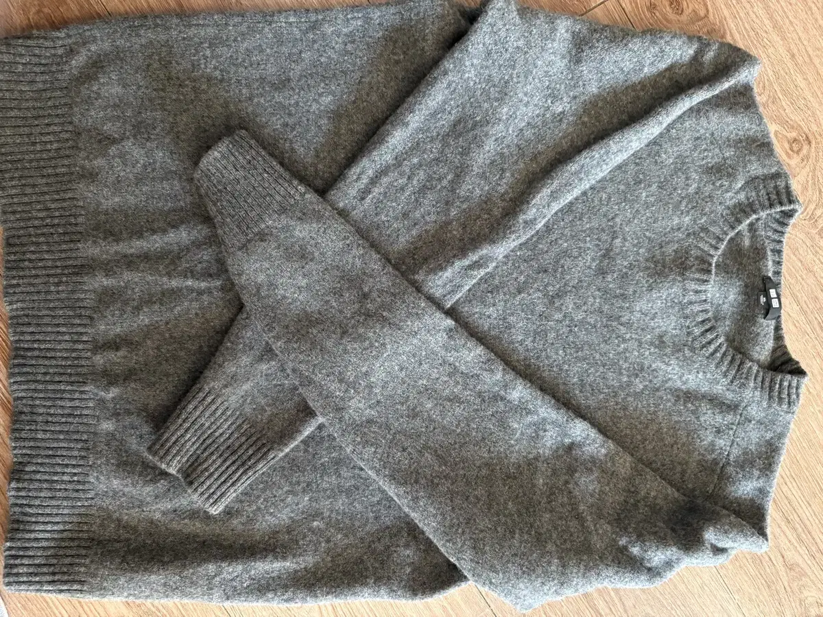 UNIQLO Cashmere knit