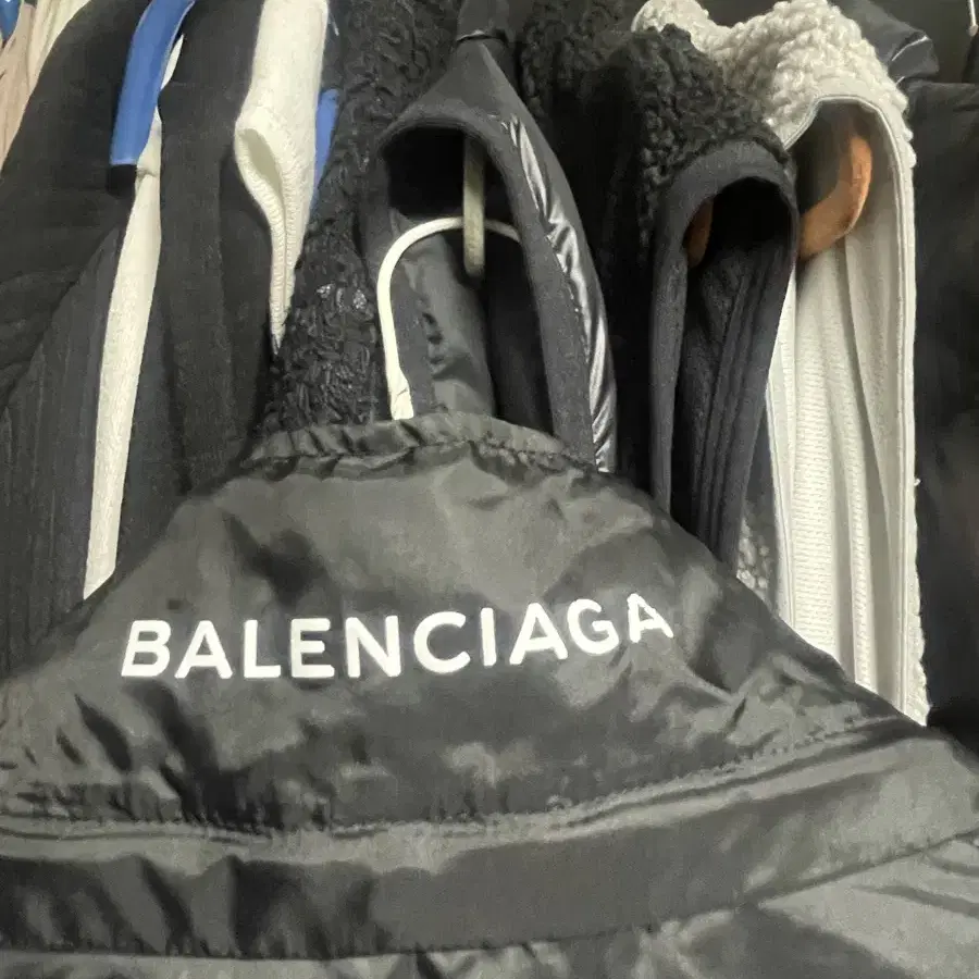 [M] 발렌시아가 BALENCIAGA 블랙 바람막이 자켓