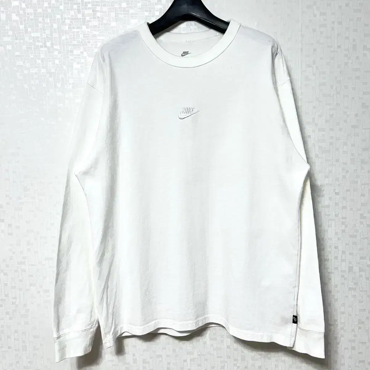 [L,100]Nike Center Logo Long Sleeve Tee Long Sleeve White