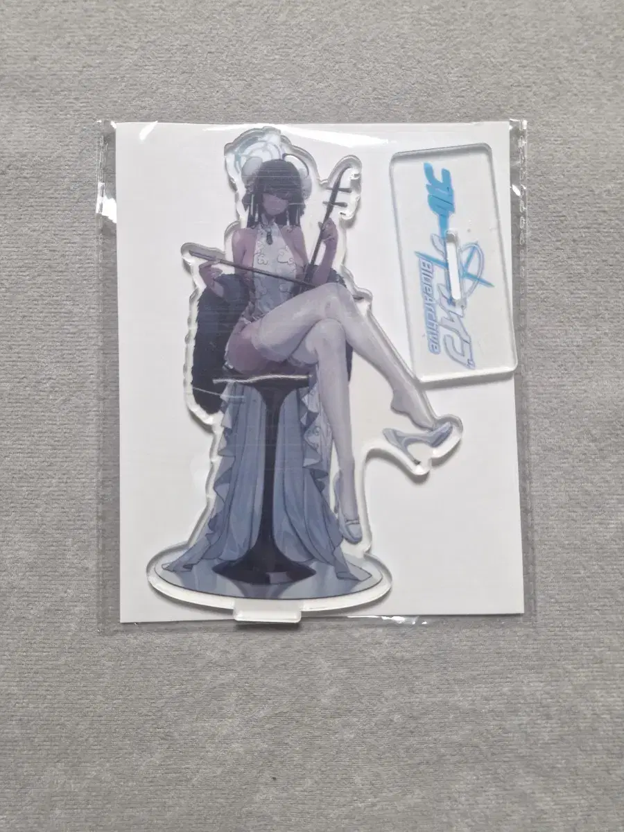 BlooArchives Karin acrylic Stands