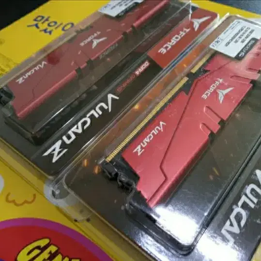 [안전거래] VulcanZ DDR4 32GB (16GBx2) 튜닝램 S급