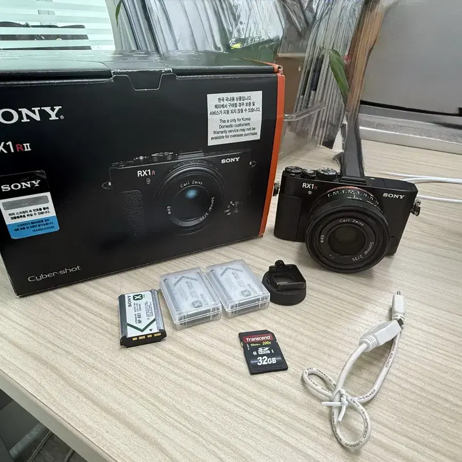 소니 RX1R2 하이엔드 카메라 팝니다