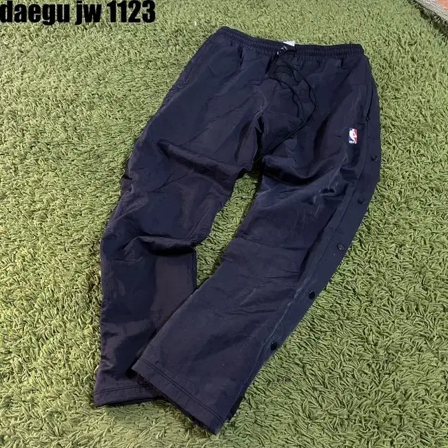 XL NIKE PANTS Nike Pants Side buttons