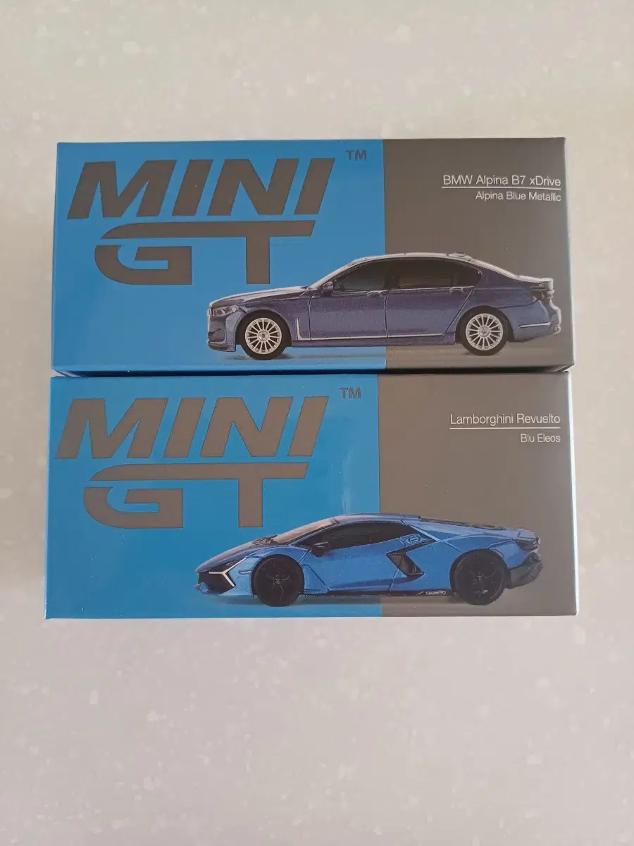 Miniature 1:64 Die-Cast BMW AlpinaB7 Lamborghini Revoletto