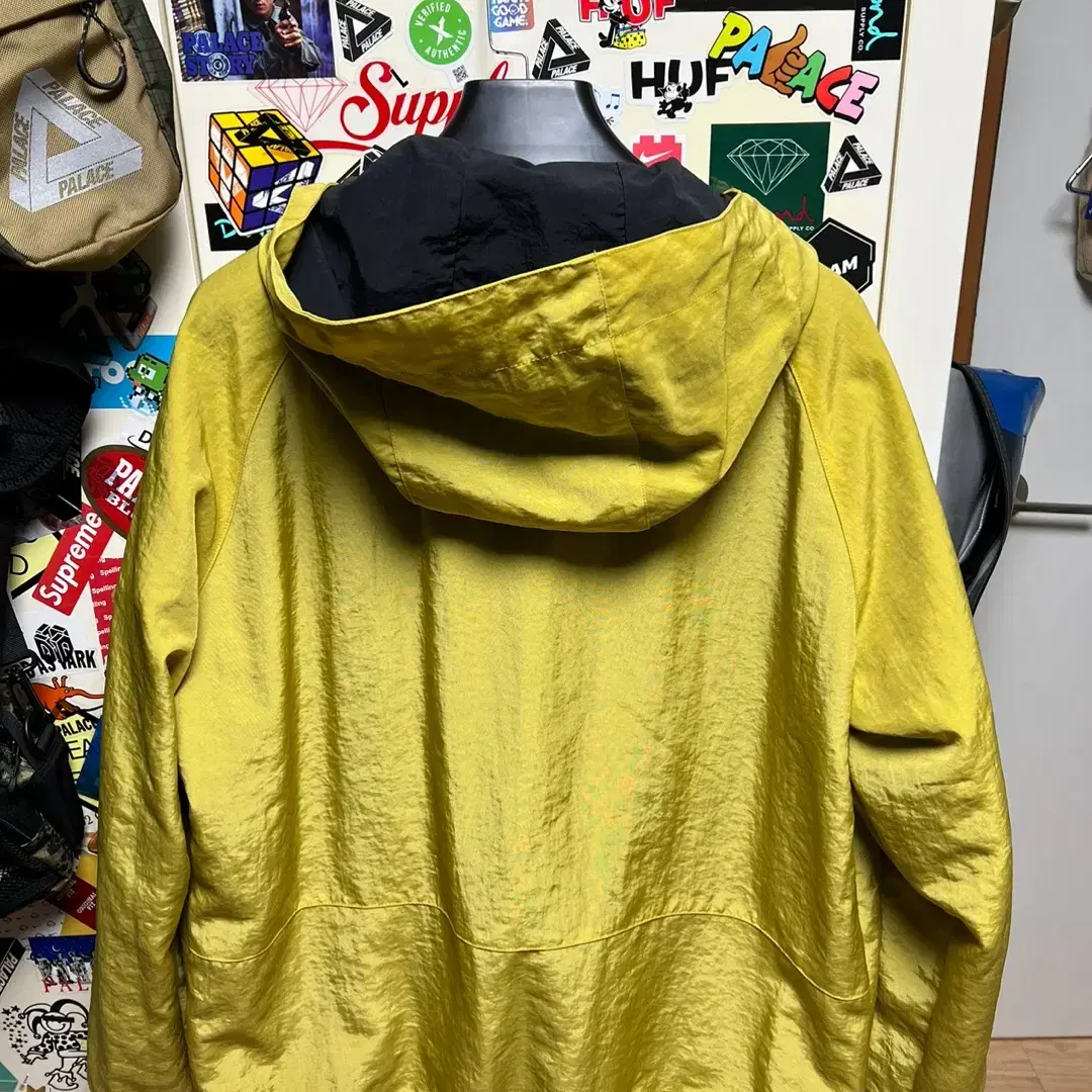 PALACE BAG JACKET YELLOW