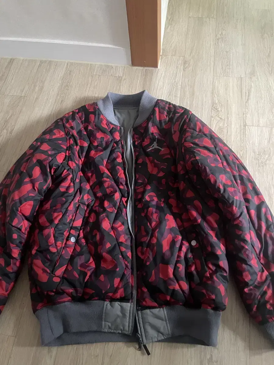 Jordan Reversible padded jacket size L