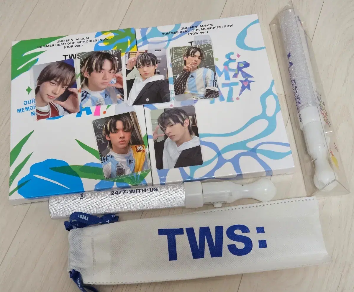 TWS TWS temporary lightstick+Shinyu Dohun photocard+album to sell