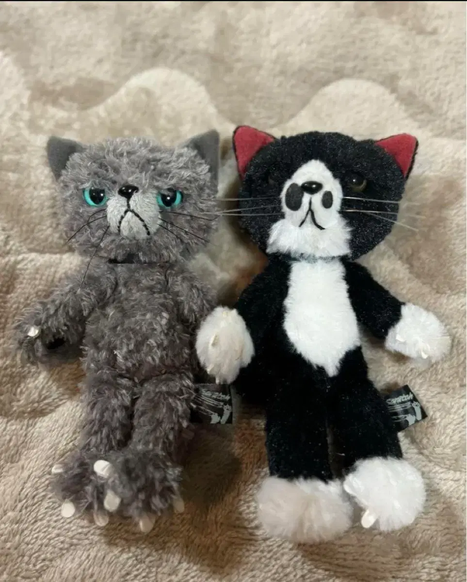 Bulk) pissed off cat scratch cat vintage doll scratch