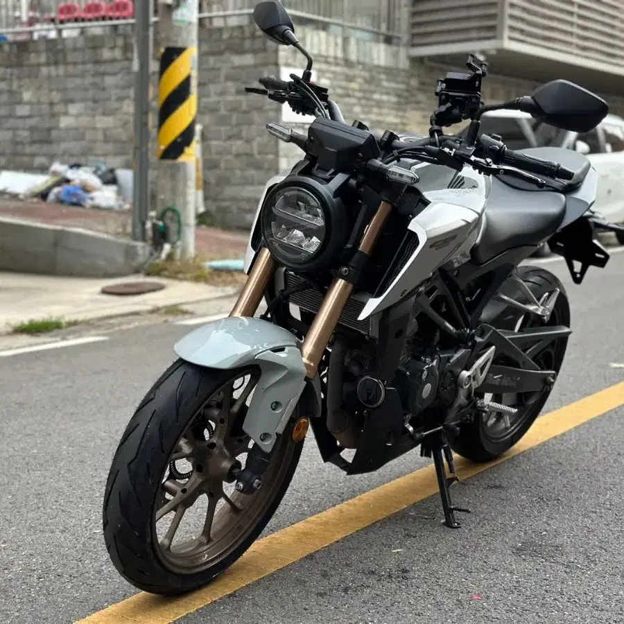 혼다 cb125r 21년식 판매합니다