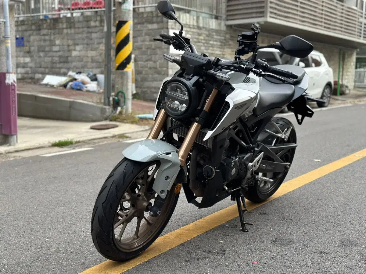 혼다 cb125r 21년식 판매합니다