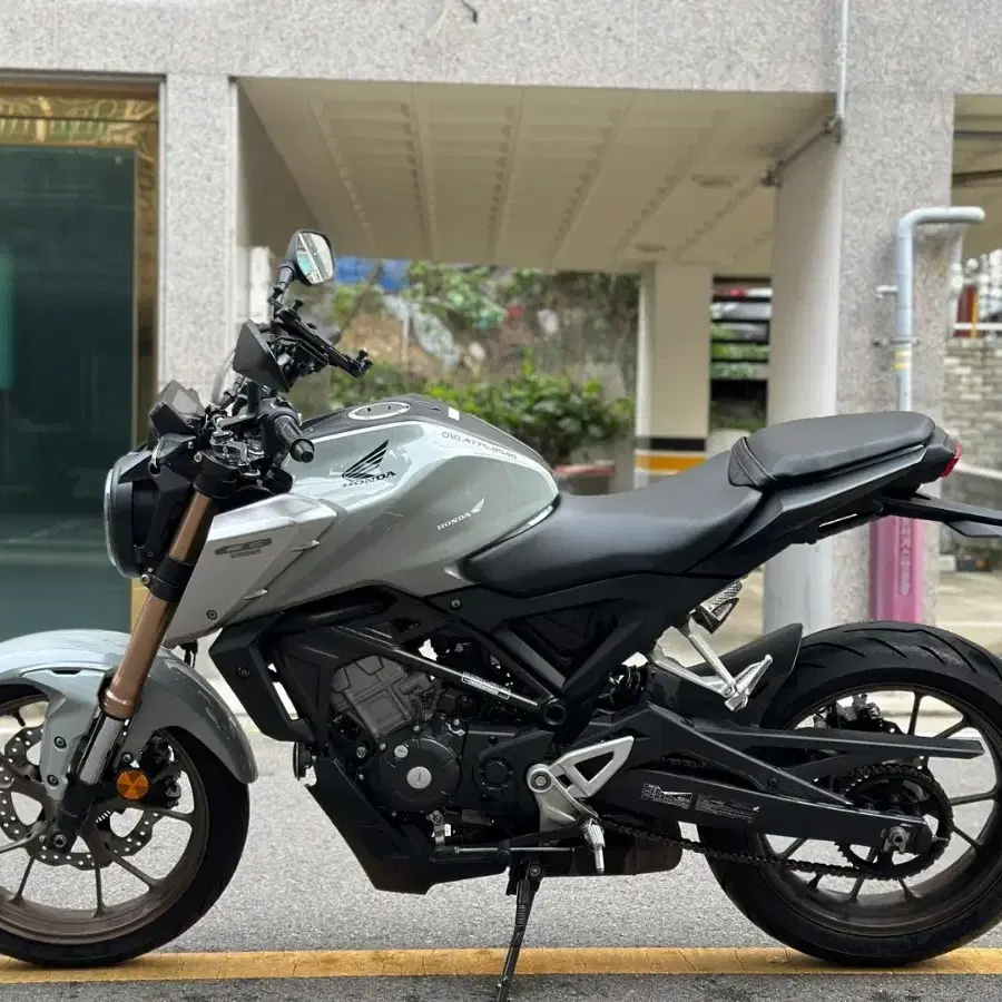 혼다 cb125r 21년식 판매합니다