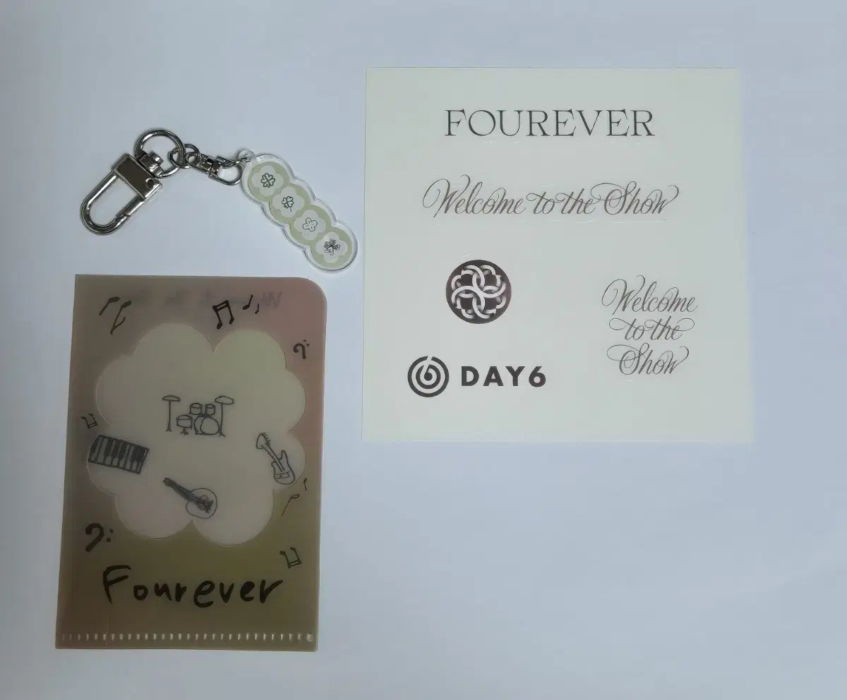 Day 6 Forever jyp shop pre-order benefit Clover keyring etc.