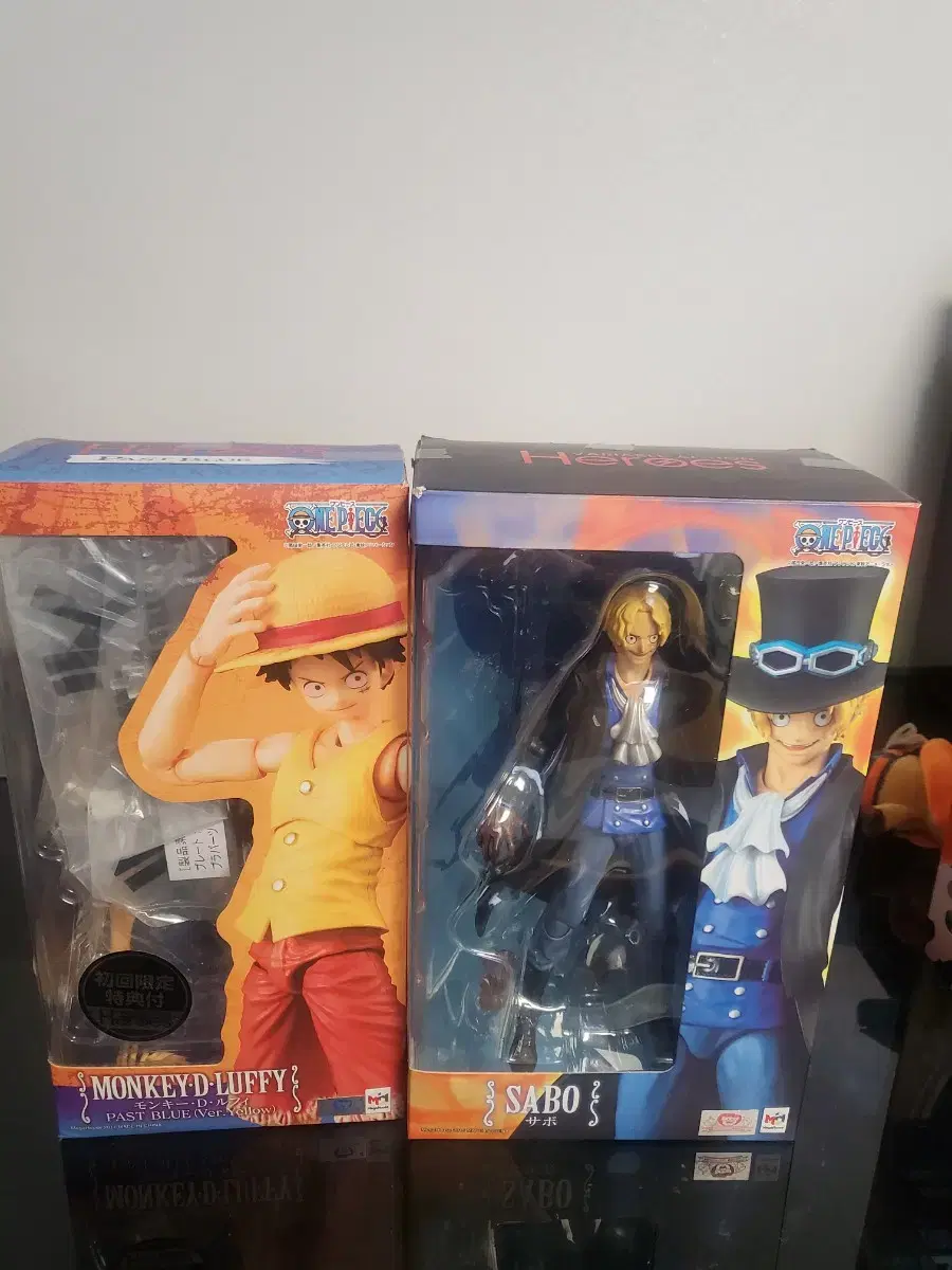 ONEPIECEBearableActionFigures unsealed in bulk