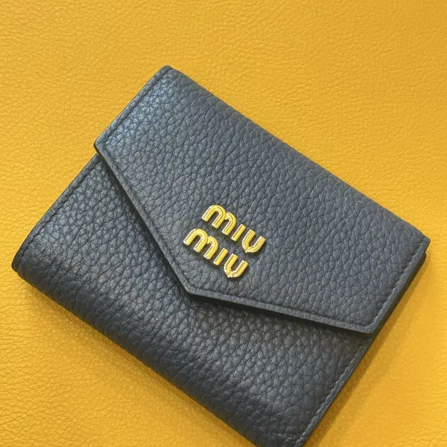 miumiu 반지갑 여성용 가죽 스퀘어