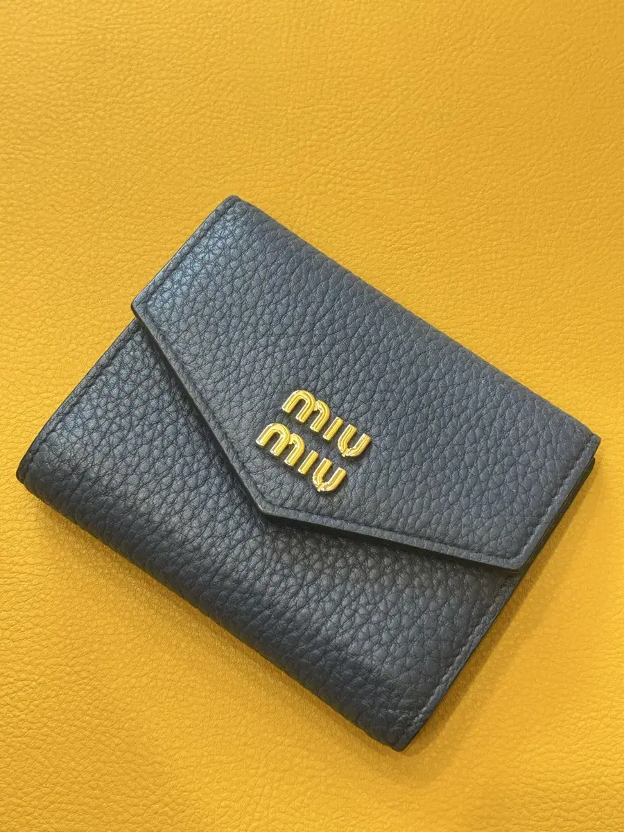 miumiu 반지갑 여성용 가죽 스퀘어