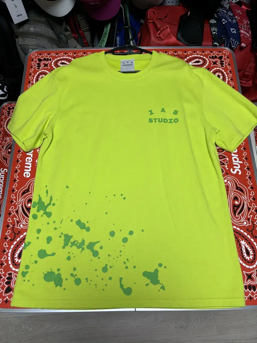 [L] iApp Studio Splattered T-Shirt Lime