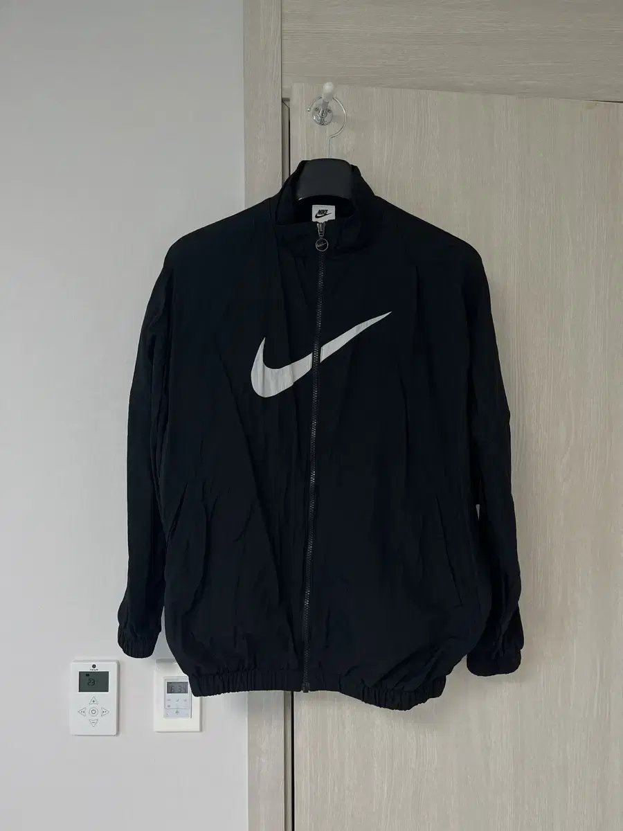 Nike Oversized Fit Swoosh Black S