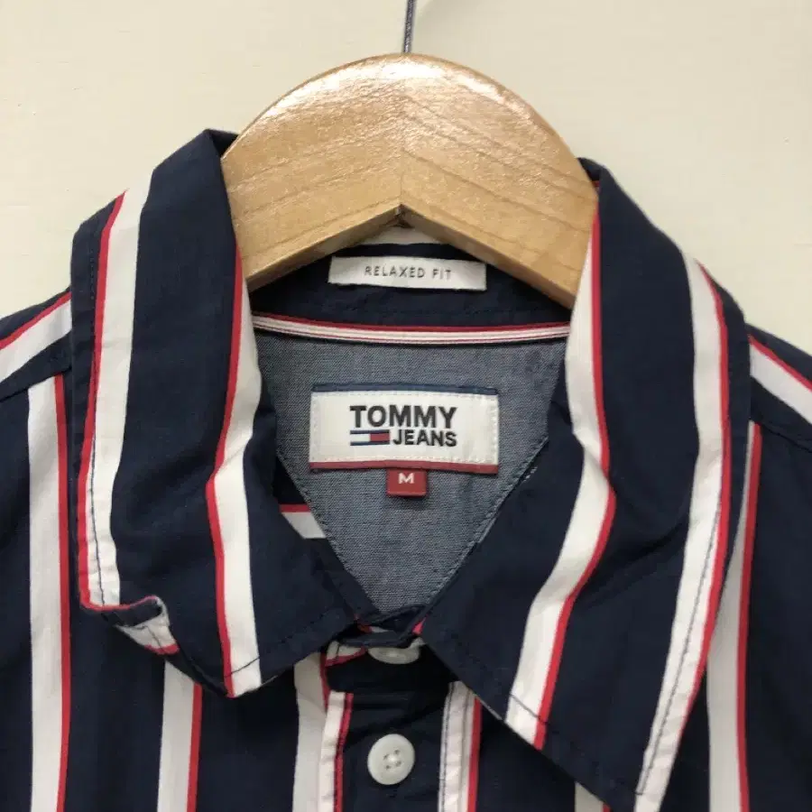 TOMMY JEANS 셔츠