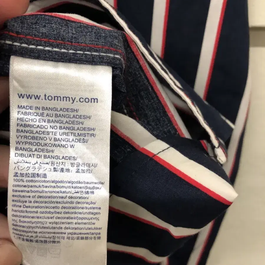 TOMMY JEANS 셔츠