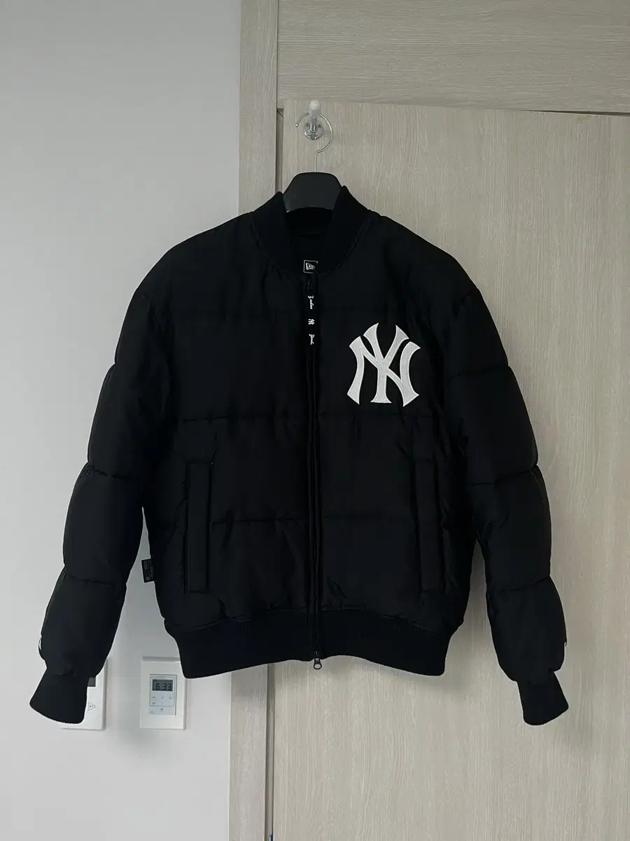 New Era MLB Featherless New York Yankees Down Jacket Black S