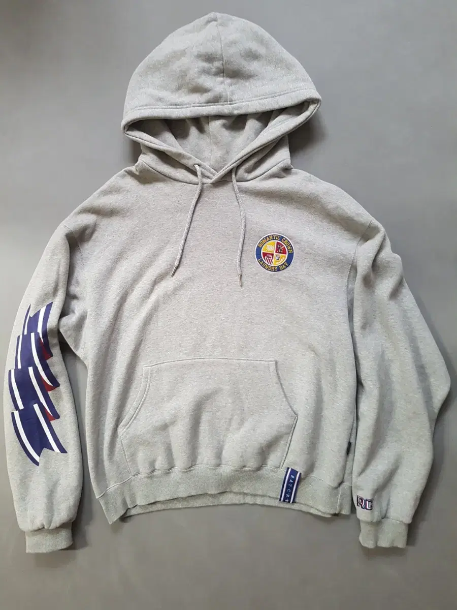 [L] Romantic Crown Embroidered Patch Brushed Hoodie Overfit