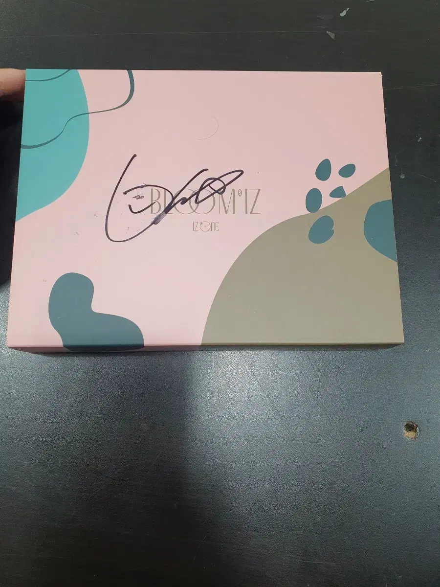 IZ*ONE album BloomEyes M-Wave Signature Vahn