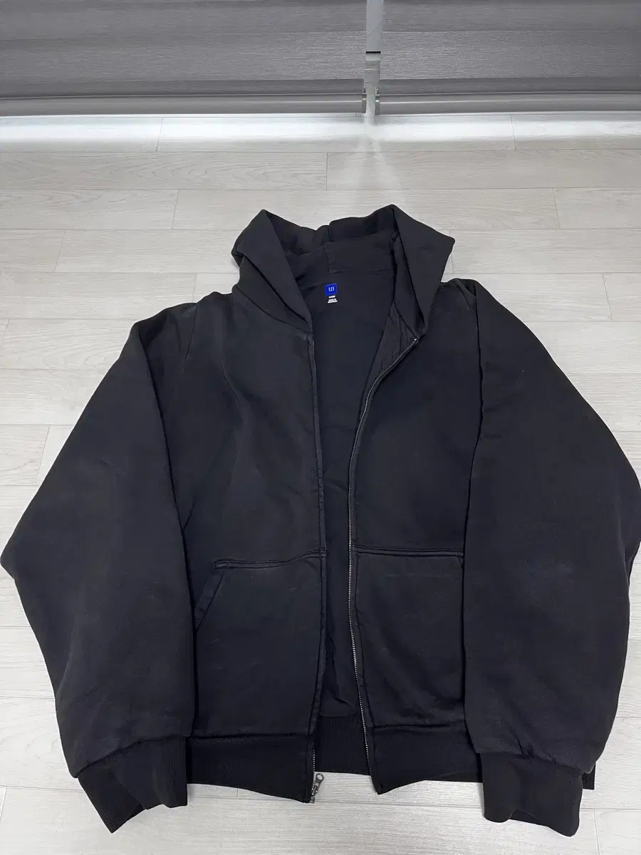 E.JI YZY Zip-up Hoodie Black