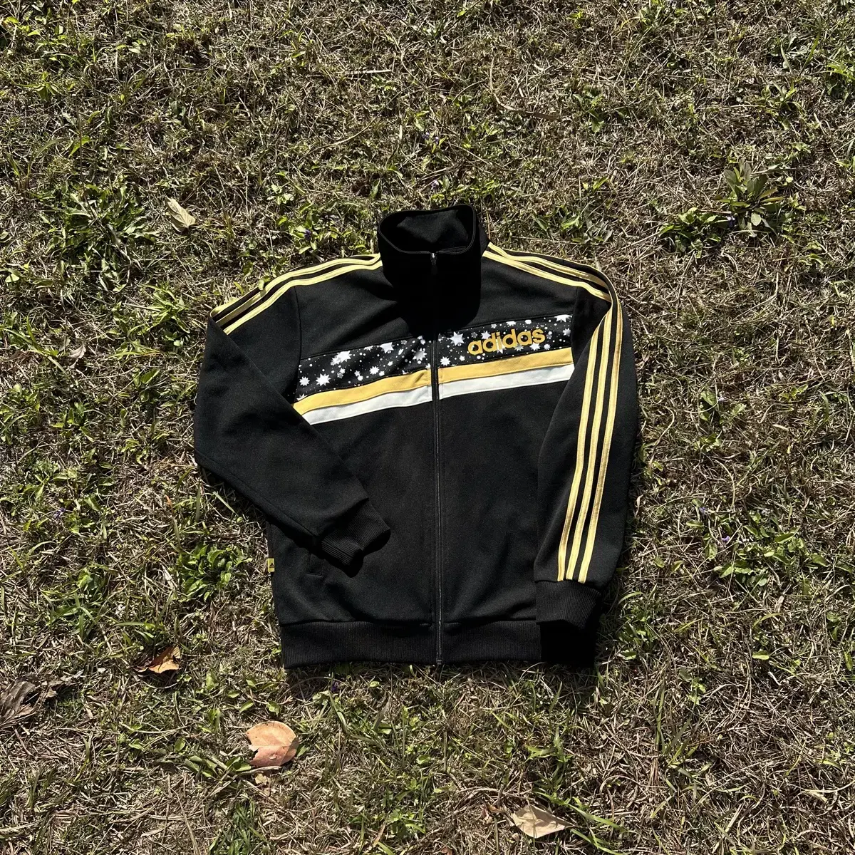 adidas gold and black jersey(100)