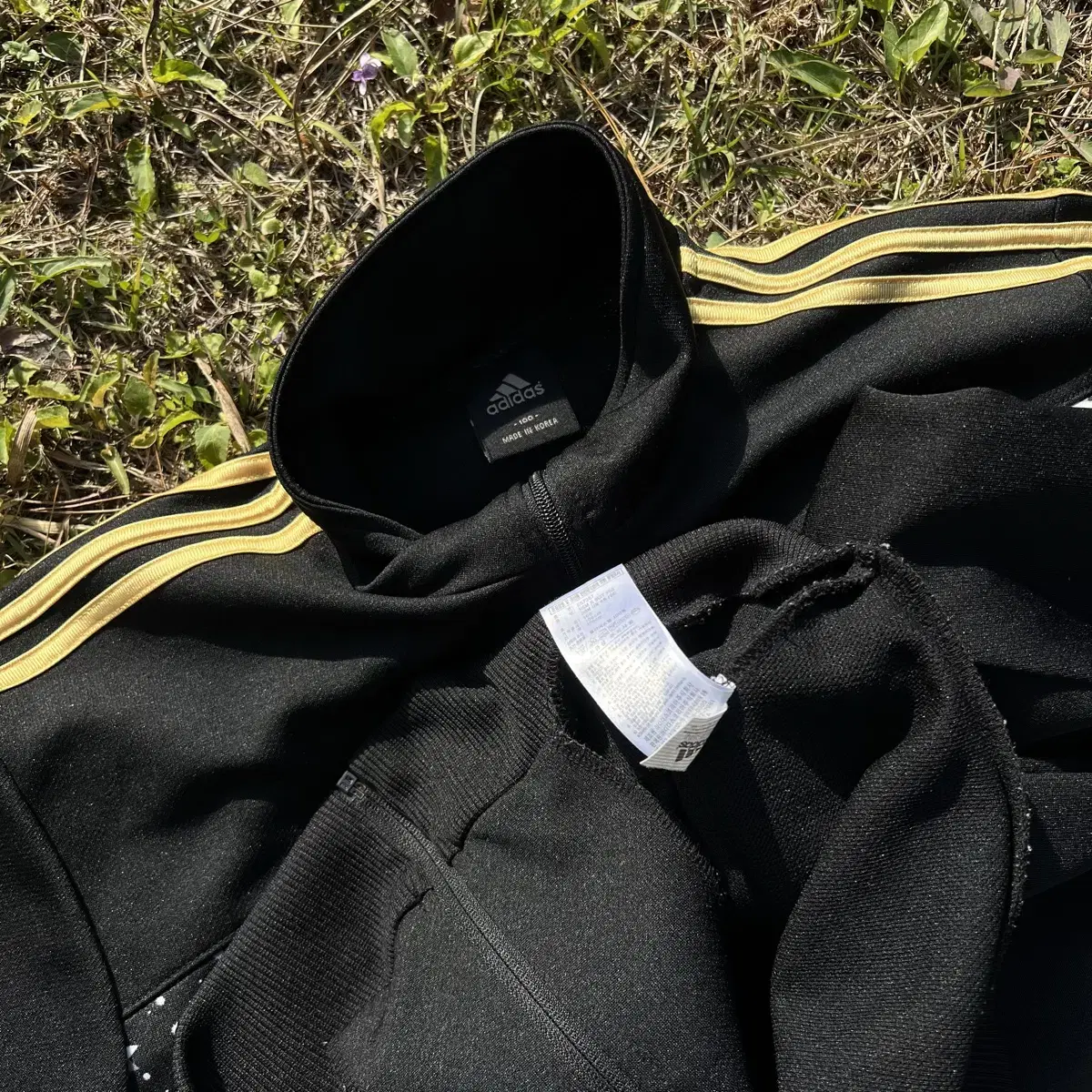 adidas gold and black jersey(100)