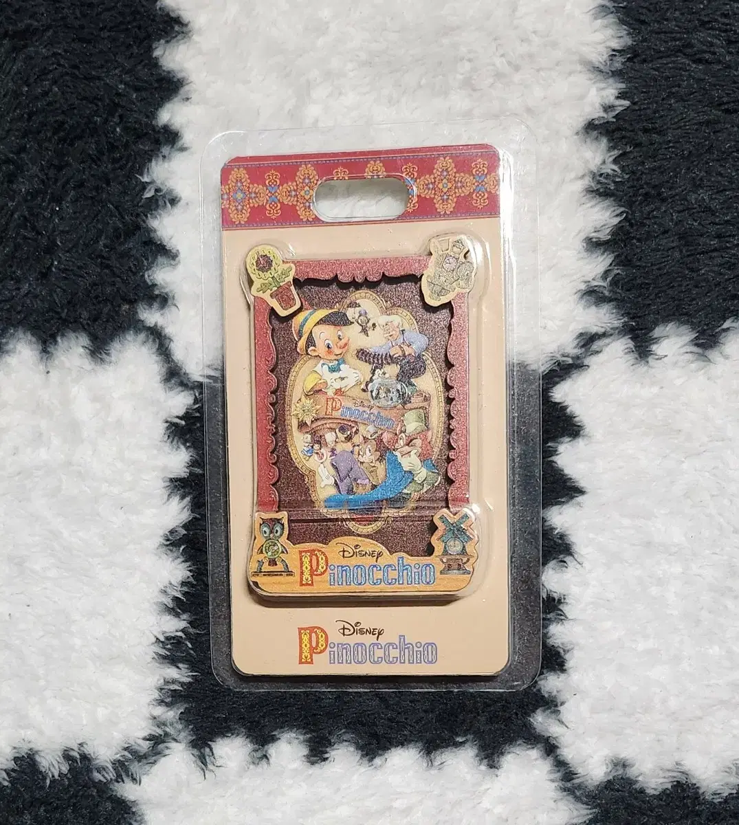 Disney's Pinocchio Wood Limited Magnet