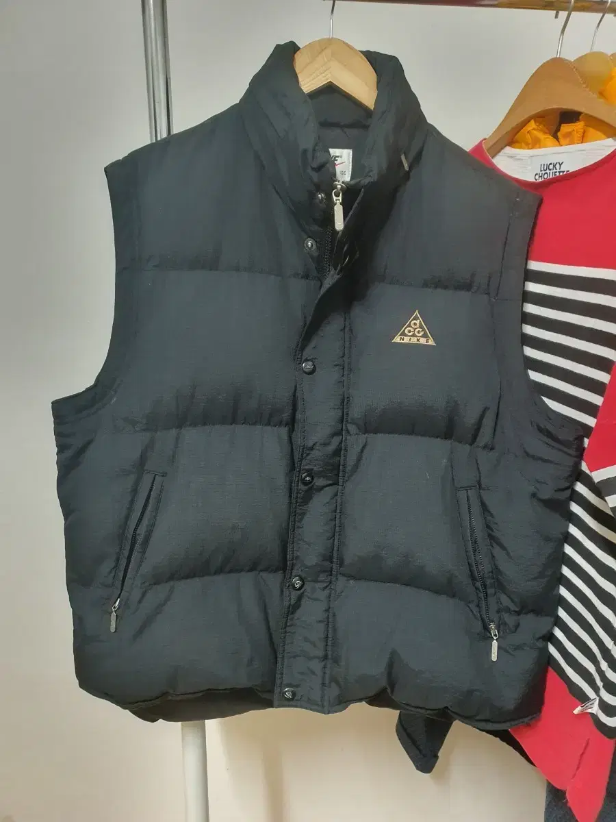 100% Nike ACG Duck Down Puffer Vest