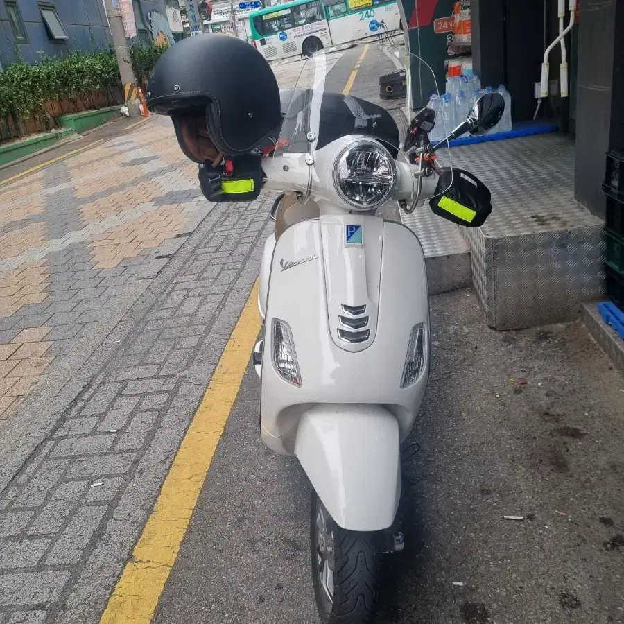 23년식 신차급 베스파 lx125 abs 팝니다